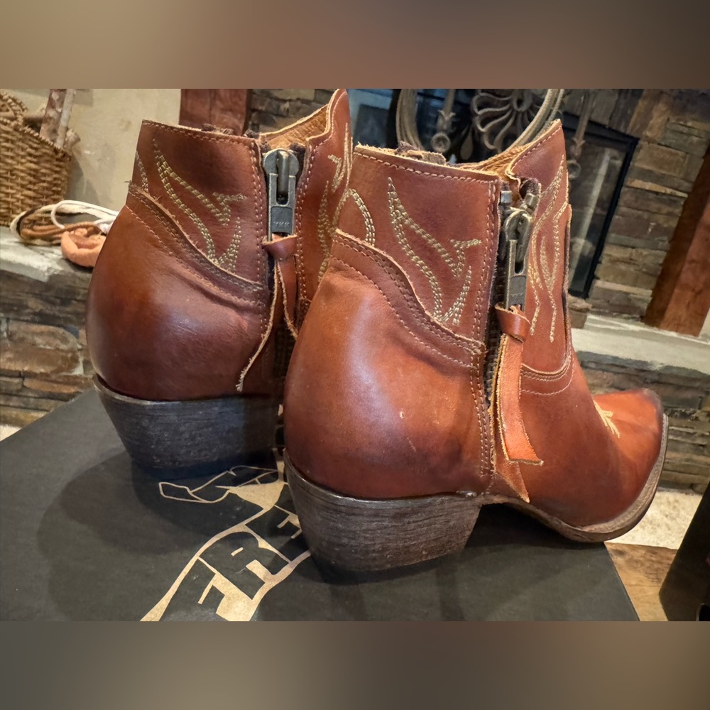 FREEBIRD WOLFIE Ankle midi boot in SOLD OUT WHISKEY Leather Western Ankle Boots - Picture 5 of 10